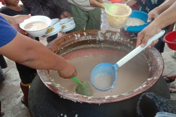 Tradisi Warga Palembang, Berbagi Bubur Asyuro di 10 Muharam - JPNN.COM