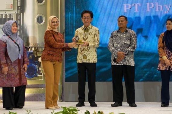Fokus Jamin Mutu Bahan Baku, Sido Muncul Dapat Penghargaan dari BPOM - JPNN.COM