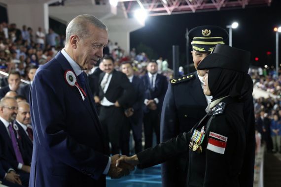 Erdogan Mewisuda 3 Anggota Polri Lulusan Akpol Turki, Briptu Tiara Sangat Membanggakan - JPNN.COM