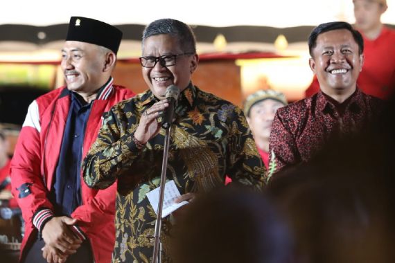 Pilpres 2024, Hasto Optimistis Jokowi Memberikan Dukungan Penuh untuk Ganjar - JPNN.COM