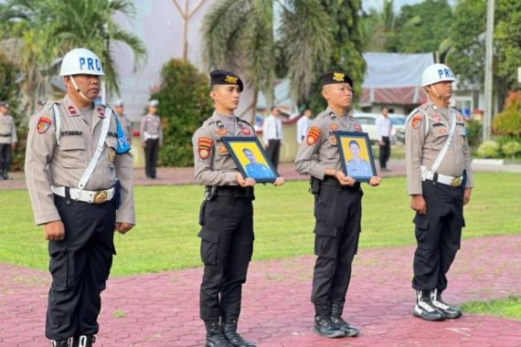 AKBP Wisnu Wibowo Bersikap Tegas, Bripka Asrun & Bripka Farid Dipecat dari Anggota Polri - JPNN.COM