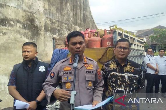 3 Pengoplos Gas Elpiji Subsidi di Medan Dibekuk Polisi - JPNN.COM