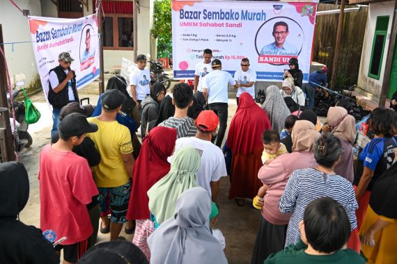 Sukarelawan SandiUno Gelar Bazar Sembako Murah di Samarinda - JPNN.COM