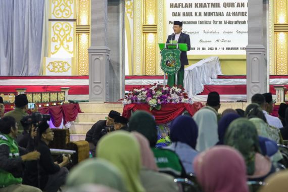 Mardiono Hadiri Perayaan Khatmil Qur’an di Ponpes Al-Asy’ariyyah Wonosobo - JPNN.COM