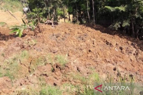 Longsor di Cianjur, Seorang Warga Belum Ditemukan - JPNN.COM