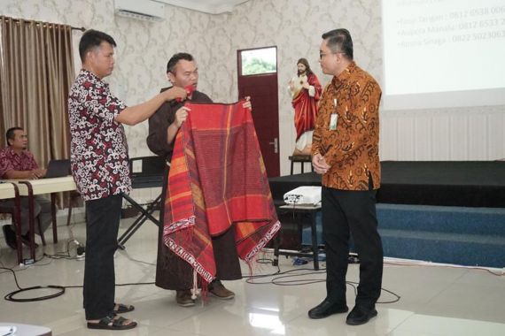 BPJamsostek Tanjung Morawa Sosialisasikan Program Ini Kepada Keuskupan Agung Medan - JPNN.COM