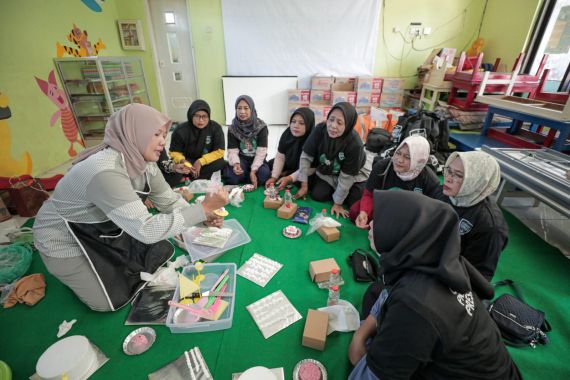 Kowarteg Ganjar Gelar Pelatihan Usaha Mikro Kuliner Bersama Warga Surabaya - JPNN.COM