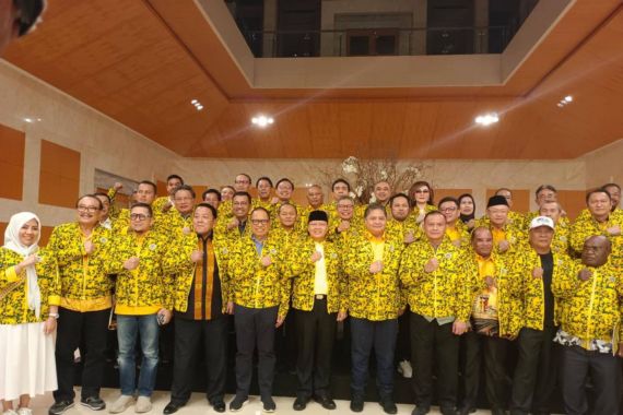 Ketua DPD Golkar se-Indonesia Tolak Munaslub, Zaki: Kami Dukung Airlangga 100 Persen - JPNN.COM