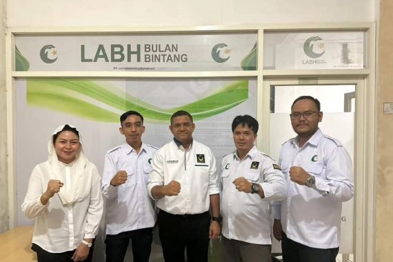 LABH Bulan Bintang Nilai Permintaan Maaf KPK Tak Selesaikan Masalah - JPNN.COM