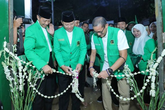 Mardiono dan Sandiaga Resmikan Rumah Relawan Jenderal Santri di Surabaya - JPNN.COM