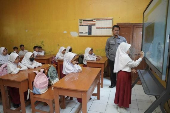 Peduli Pendidikan, BenQ Indonesia Dukung Transformasi Digital dari Tingkat SD - JPNN.COM