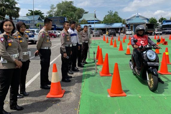 Uji Praktik SIM Pola 8 dan Zig-zag di Riau Resmi Dihapus, Ini Gantinya - JPNN.COM