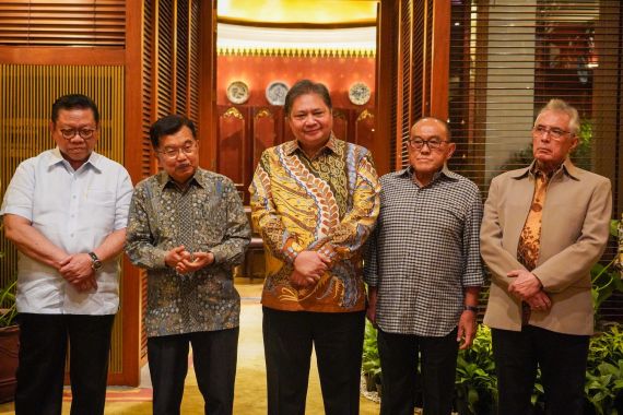 Jusuf Kalla Menjuluki Airlangga Jenderal Perang Partai Golkar - JPNN.COM