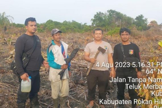 Tangkap 10 Pelaku Karhutla, AKBP Andrian: Mereka Keterlaluan - JPNN.COM