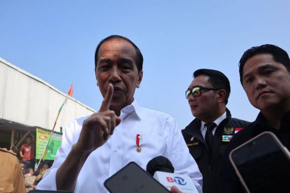 Jokowi tidak Mengintervensi Uji Materi Batas Usia Minimum Capres-Cawapres - JPNN.COM