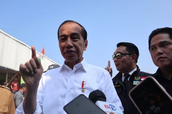 Soal Calon Pengganti Panglima TNI dan KSAD, Jokowi: Masih Lama - JPNN.COM