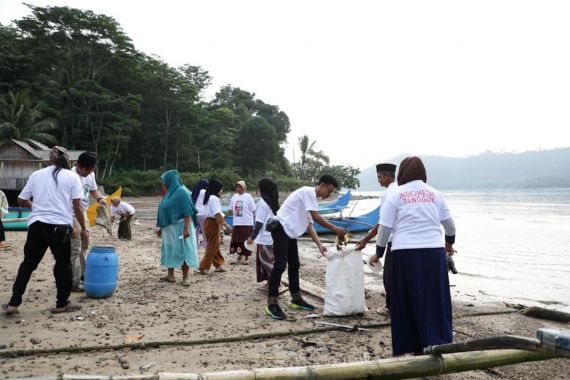 Santri Dukung Ganjar Ajak Jemaah Majelis Taklim Jaga Ekosistem Laut - JPNN.COM