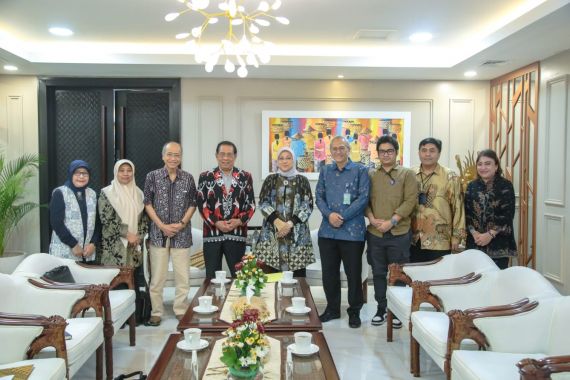 Menaker Ida dan Tim Kerja Persiapan LPN Bahas Upaya Tingkatkan Daya Saing Indonesia - JPNN.COM