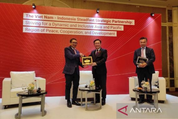 Ketua MPR Vietnam Sebut Indonesia Juru Damai Terbaik ASEAN - JPNN.COM