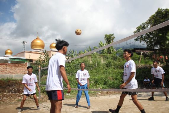 Relawan Mas Bowo Adakan Kegiatan Sosial & Turnamen Sepak Takraw di Sumbar dan Jatim - JPNN.COM