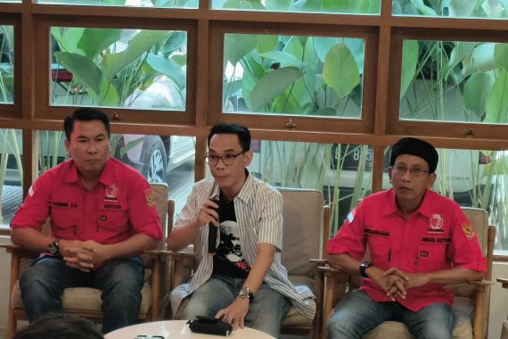 Tantang Parpolnya Sambut Prabowo, Sejumlah Kader PSI Susul Guntur Romli Undur Diri - JPNN.COM
