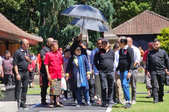Kunker ke Bali, Megawati Kirim Sinyal Tidak Mau Bibit Tanaman Mudah Diperjualbelikan - JPNN.COM