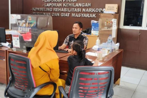 Viral, Juru Parkir di Palembang Cari Duit Tambahan Pakai Cara Haram - JPNN.COM