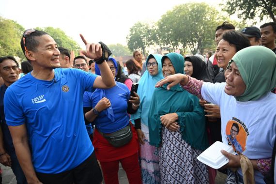 Sandiaga Uno Hadirkan Bazar Sembako Murah Untuk Ringankan Beban Warga di Cirebon - JPNN.COM