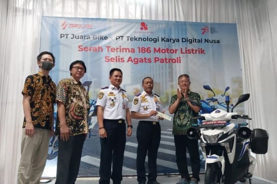 Ratusan Motor Listrik Selis Agats Jadi Kendaraan Patroli Dishub DKI Jakarta - JPNN.COM