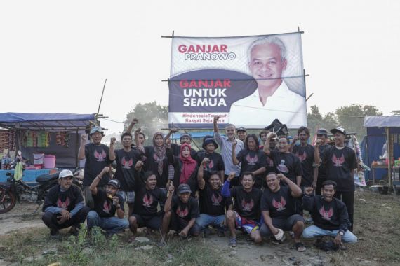 Ikut Meriahkan Pesta Laut di Carita, Sukarelawan Des Ganjar Ungkap Harapannya - JPNN.COM