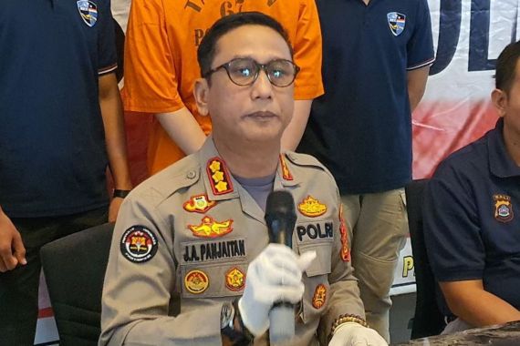 4 Orang Ditangkap Polisi, Penyerang Kantor Satpol PP Denpasar Sebut Anggota TNI - JPNN.COM