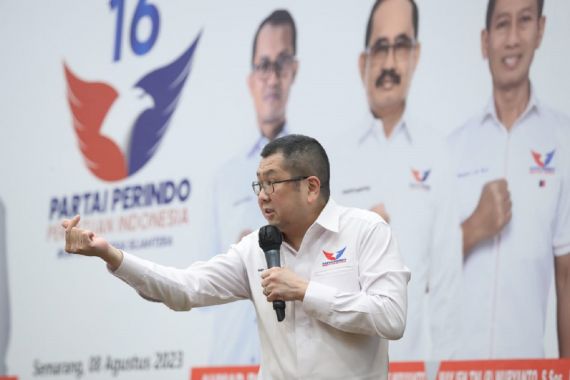 Hary Tanoesoedibjo Keliling Daerah Demi Wujudkan Target 2 Digit Suara - JPNN.COM