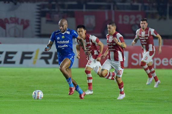 Bojan Hodak Ungkap Biang Kerok Kekalahan Persib Bandung dari Persis Solo - JPNN.COM