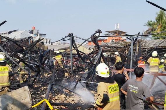 Dugaan Penyebab Kebakaran yang Menghanguskan 146 Kios di Pasar Kambing, Tanah Abang - JPNN.COM
