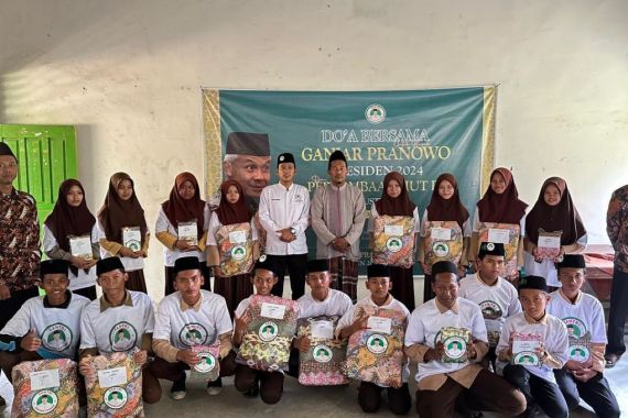 Santri Dukung Ganjar Gelar Doa Bersama Hingga Lomba di Ponpes Darussalam - JPNN.COM