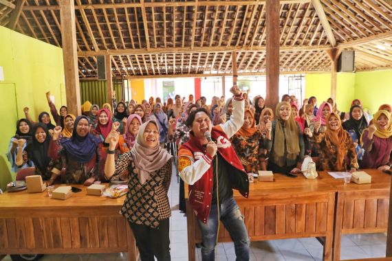 Turunkan Stunting, Ganjar Milenial Gelar Pelatihan Membuat Makanan Bergizi di Wonogiri - JPNN.COM