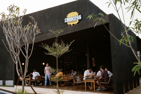 Lawless Burgerbar Sumbangkan Keuntungan untuk Masyarakat Palestina - JPNN.COM