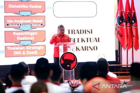 Konsolidasi di Lampung, Sekjen PDIP Ingatkan Kader untuk Mengilhami Perjuangan Bung Karno - JPNN.COM