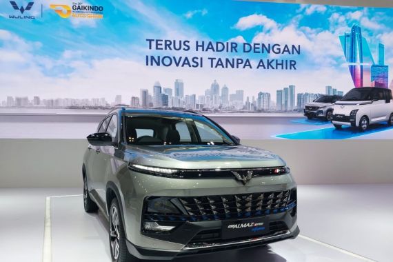 Wuling New Almaz RS Series Menyapa Pengunjung GIIAS 2023, Tampil Segar! - JPNN.COM