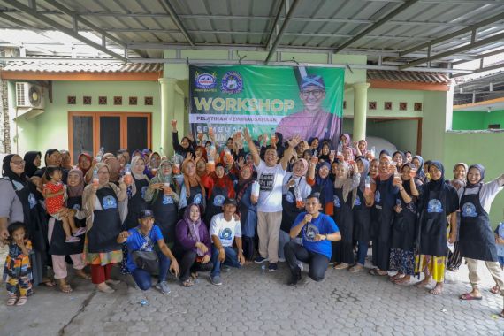 Sukarelawan Sandi Beri Pelatihan ke Ibu-Ibu di Tangerang Agar Punya Peluang Kerja - JPNN.COM