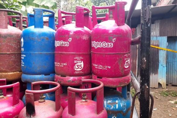 Polrestabes Medan Bekuk Pelaku Pengoplosan Tabung Gas Elpiji Bersubsidi - JPNN.COM