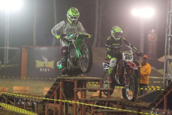 Persaingan Crosser Pada Hari Pertama Seri ke-4 Trial Game Dirt 2023 - JPNN.COM