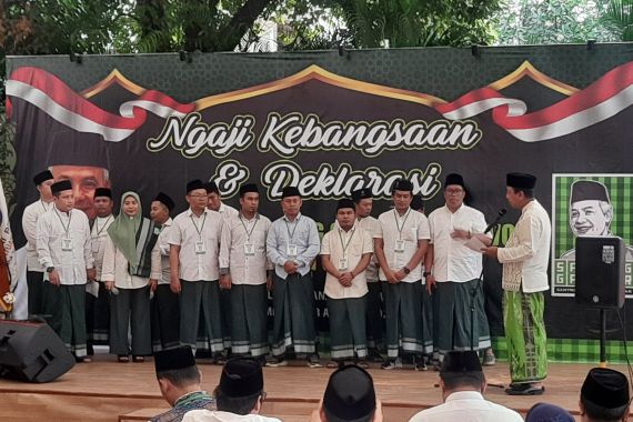 Dipimpin Gus Romy, Sarung Ganjar Deklarasi Mendukungan di Pilpres 2024 - JPNN.COM