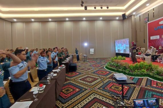 Prajurit TNI Harus Paham dan Tularkan Ilmu Teknologi Digital, Keluarga Target Utama - JPNN.COM