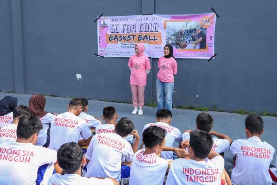 Srikandi Ganjar Gandeng Milenial di Pekanbaru dan Gelar Fun Games Basketball - JPNN.COM