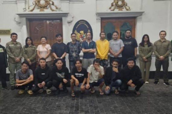 TNI Perangi Mafia Perdagangan Orang dan Kegiatan Ilegal Antarnegara - JPNN.COM