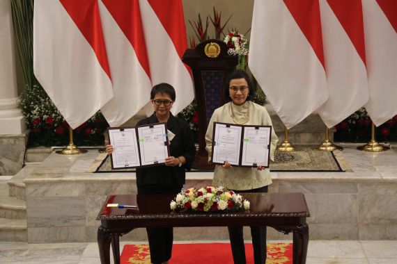 Teken MoU, Menlu Retno dan Menkeu Sri Mulyani Siap berkolaborasi Memperkuat Diplomasi Ekonomi - JPNN.COM