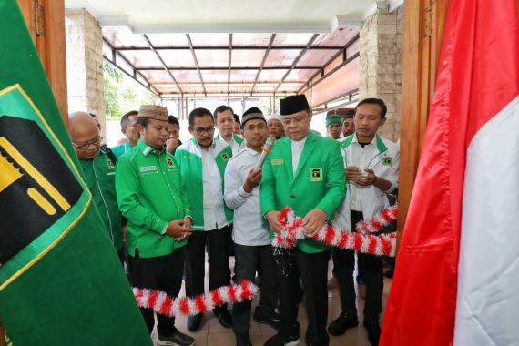 Mardiono Resmikan Kantor DPW PPP Bali, Siap Melayani Rakyat - JPNN.COM