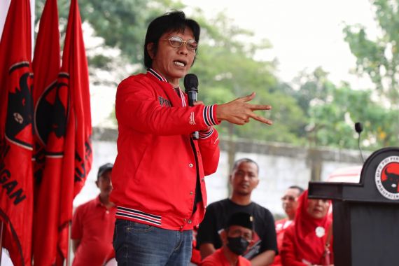 Orasi di Basis Suara Prabowo, Adian Harap Rakyat Hindari Pemimpin Pelanggar HAM - JPNN.COM