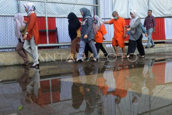 Prostitusi Online di Banda Aceh Terbongkar Setelah Polisi Menyamar Jadi Hidung Belang - JPNN.COM